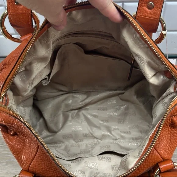 Michael Kors Fulton Shoulder Bag in Burnt Orange! Preowned!! - Picture 4 of 13